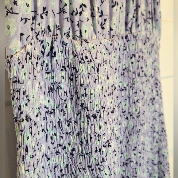 Stitch and Pine Floral Midi - Picture 2 of 3